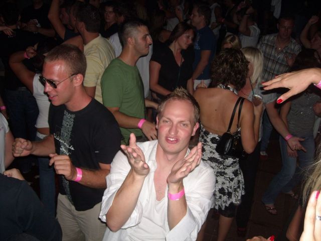i/Kranj/Absolvent08/07-BlackWhiteParty/absolvent 1899.jpg_640.jpg